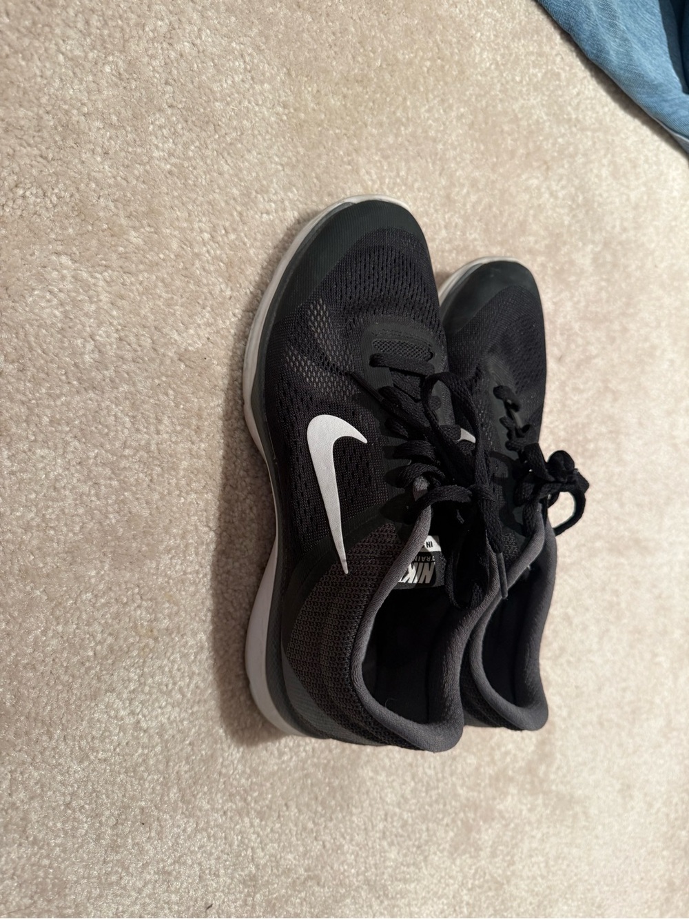 Nike Women’s Black & White Breathable Athletic Running Shoes